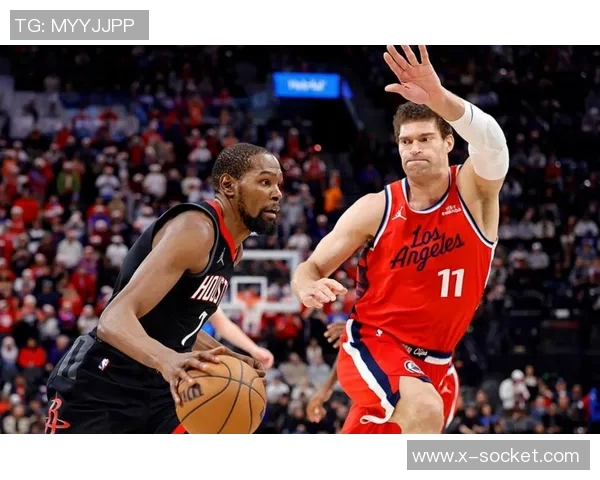 快船队换帅后球队士气大振，重回胜利轨道