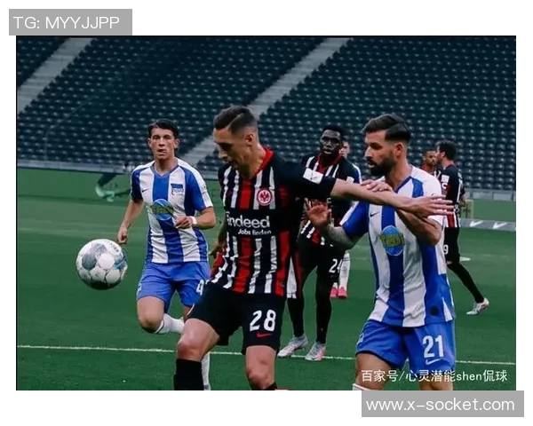 沙尔克04战平法兰克福，双方踉跄德甲赛场上前行