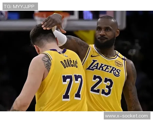 詹姆斯空砍40分，刷新自我纪录，湖人再胜开拓者